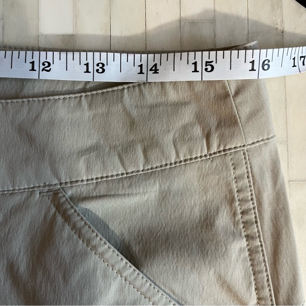 Ultimate Terrain Beige Straight Zipper Cut Off Pants size 8 - Picture 7 of 9